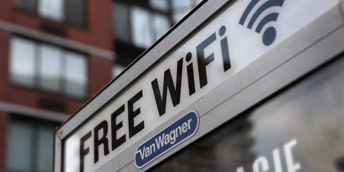 Tips Aman Pakai WiFi Publik Saat Bepergian
