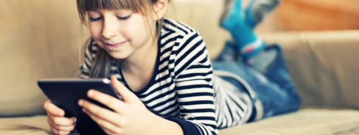 Bahaya Gadget Bagi Kesehatan dan Perkembangan Anak | Galeri Medika Gadget Gantikan TV sebagai Media Hiburan Anak, Apa Risikonya?