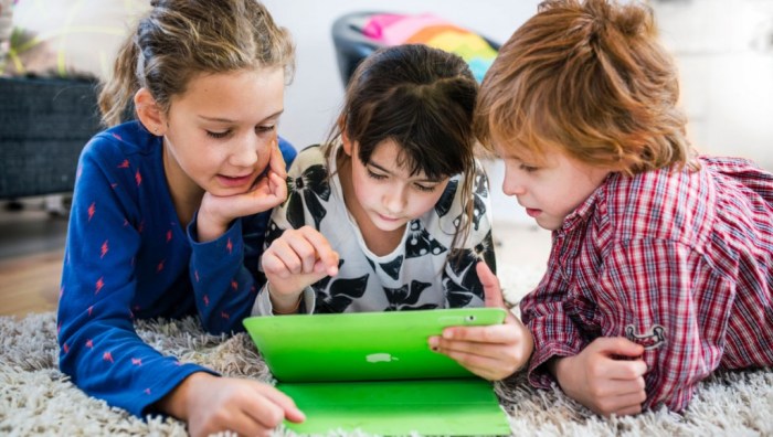 Inilah 5 Alasan Mengapa Anda Harus Membatasi Penggunaan Gadget pada ... Mengapa Anak Usia Dini Harus Dibatasi dari Layar Gadget?