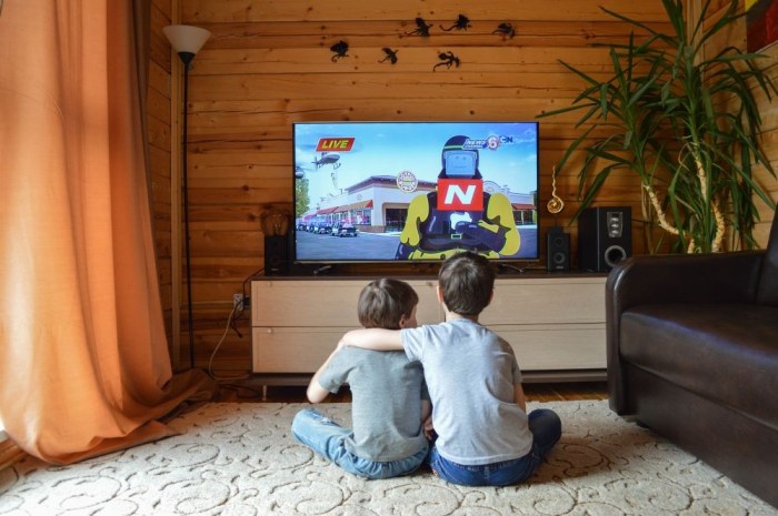 Efek Negatif Penggunaan Gadget Berlebihan Pada Anak-Anak - Agen87 Gadget Gantikan TV sebagai Media Hiburan Anak, Apa Risikonya?