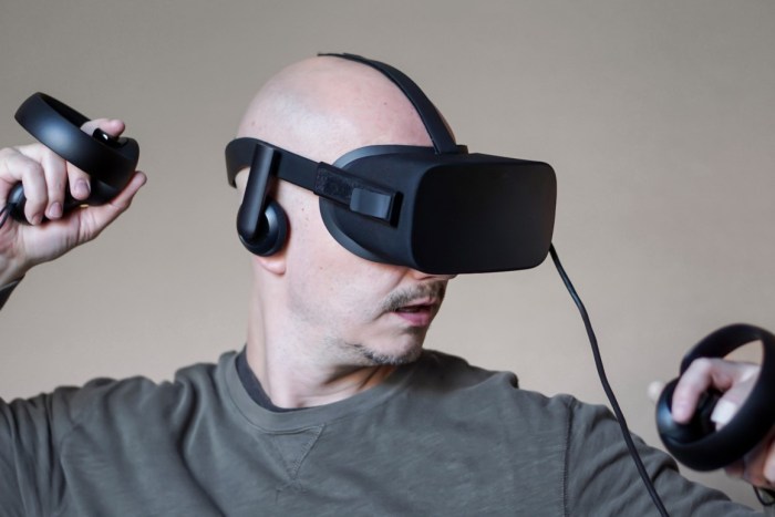 Headset VR Terbaru untuk Hiburan