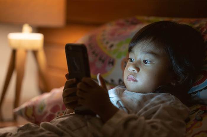 Efek Teknologi Terhadap Perkembangan Otak Anak